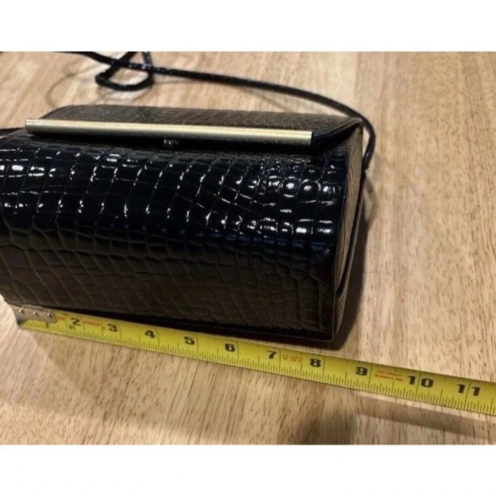 Vintage Andé Black CrocEmbossed Crossbody Bag Gold Bar Accent 80s Minimalist EUC